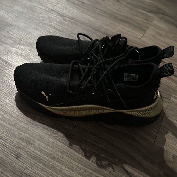 Puma - Picture 3 of 5